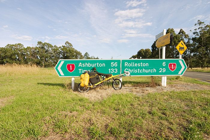 I take a lot of photos of signs to I have some idea where I am, and how far it is to where I'm not. This means that I can both work out how far I need to go to get somewhere, and I can retorspectively work out mroe or less how far I rode. this is useful when i start to fret about how far I have to go to get back to the airport to fly out. I make plans, then follow them (kind of). Well, ok, I don't follow them. But I feel happier for having the plan. Which is what counts. Anyway, here's me just after leaving Rolleston again, this time heading south.